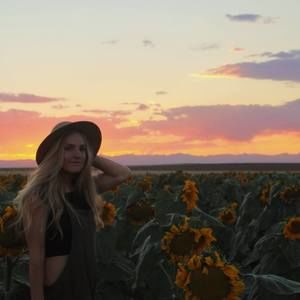 Meet your Posher, Dana